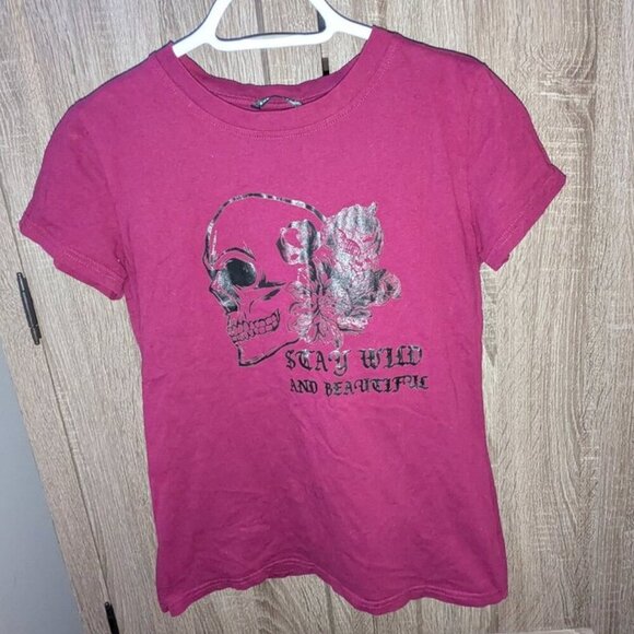 *3 FOR $9* SHEIN Stay Wild and Beautiful Skull Casual Tee Top Shirt T-shirt M - Picture 1 of 3